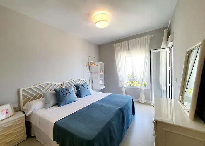 아파트 Vistamar 3 Bedrooms *