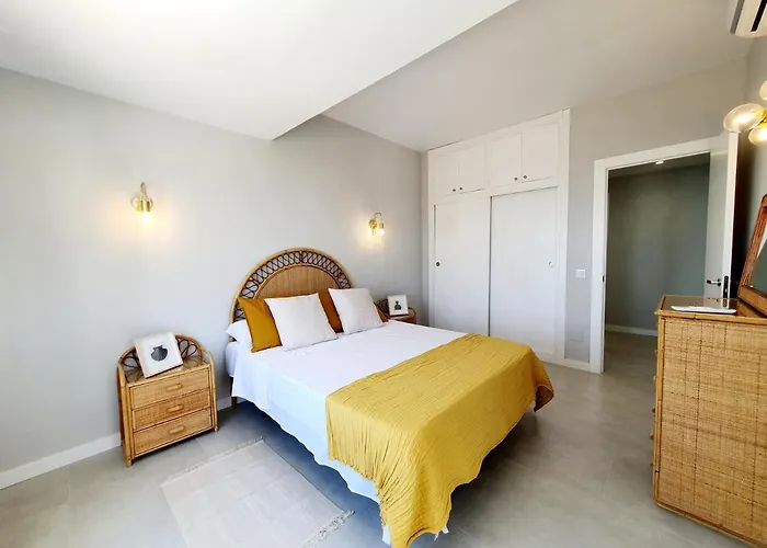 Vistamar 3 Bedrooms 아파트 에스테포나